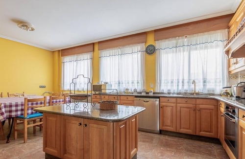 Ferrol Casa | Alojamiento de 6 habitaciones en Ferrol