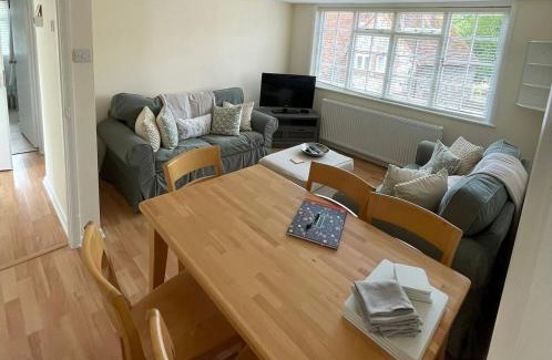 Hambleden Apartamento | Fantastic Two Bedroom Courtyard Apartment