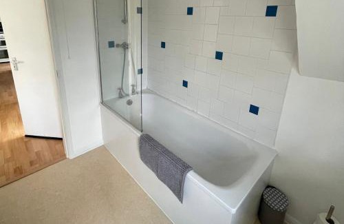 Hambleden Apartamento | Fantastic Two Bedroom Courtyard Apartment