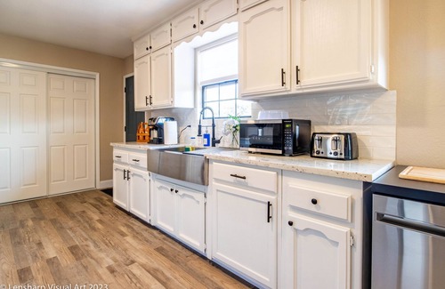 Ahwahnee Casa | Fantastic Views w/ Hottub, Firepit & Horseshoes