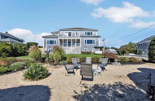 Hyannis Casa | Fantastic Waterfront Home on Bayview Beach (2198)