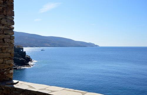 Koundouros Casa | Fantastic waterfront home in Koundouros, Kea