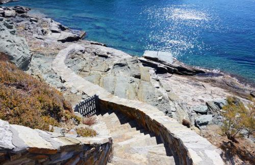 Koundouros Casa | Fantastic waterfront home in Koundouros, Kea