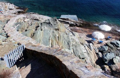 Koundouros Casa | Fantastic waterfront home in Koundouros, Kea