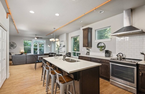Creston - Kenilworth Casa | Great Deals on Summer Stays!