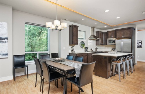 Creston - Kenilworth Casa | Great Deals on Summer Stays!