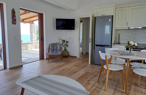 Aipeia Apartamento | Fantastically located vacation apartment with 2 bedrooms near Chrani | Peloponne