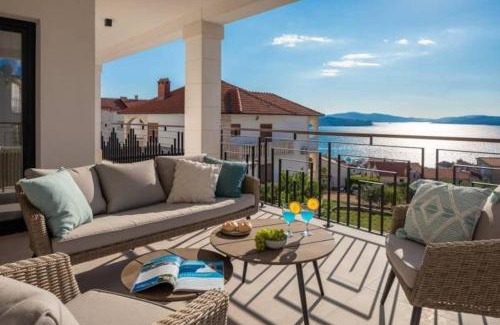 Okrug Gornji Villa | Fantastisk Villa i Okrug