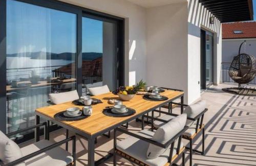 Okrug Gornji Villa | Fantastisk Villa i Okrug