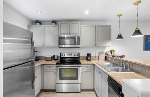 Kissimmee Villa | Fantasy Villas resort - Waterpark Included - Family Paradise! minutes to Disney