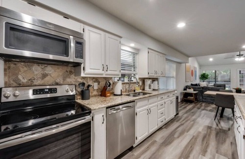 Far North Dallas Casa | Far North Dallas Chic Haven