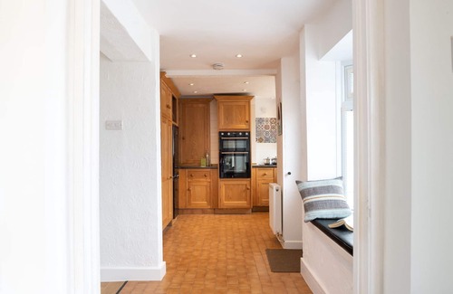 Rhosneigr Casa | Faraway: Pet-friendly holiday home for 6 in Rhosneigr
