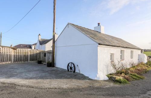 Cemaes Bay Casa | Farm Cottage
