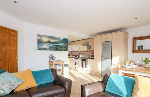 Cemaes Bay Cabaña | Farm Cottage