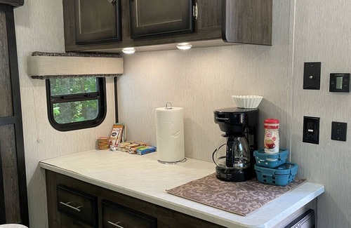 Hot Springs Casa | Farm Glamping @ The Sage Getaway RV