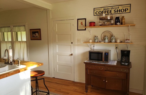 Mount Airy Otro | Farm house at the Peach Orchard in Mtns - Pet Friendly