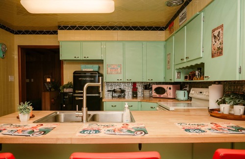 West Newton Apartamento | Farm Ranch Huge Hot tub Retro Solar 15 Downtown