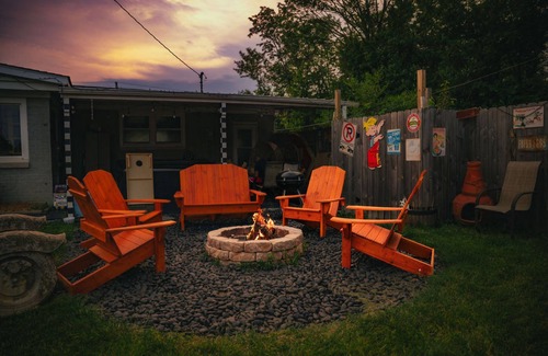 West Newton Apartamento | Farm Ranch Huge Hot tub Retro Solar 15 Downtown