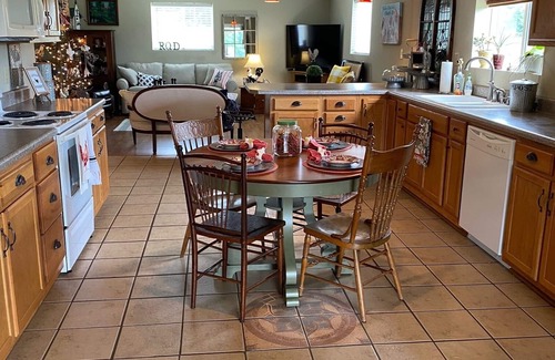Clinton Casa | Farm Stay Guest House Experience