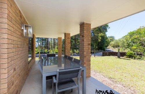 Clothiers Creek Casa | Farm Stay - Tweed Coast Holidays®