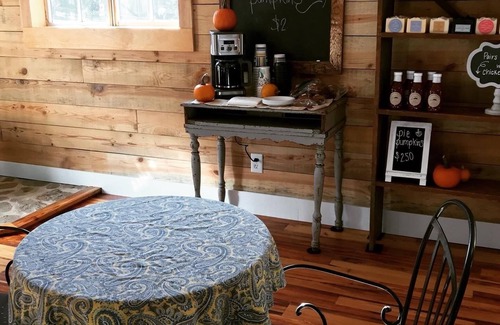Lexington - Salisbury Cabina | Farm Store Loft perfect after a Busy Day
