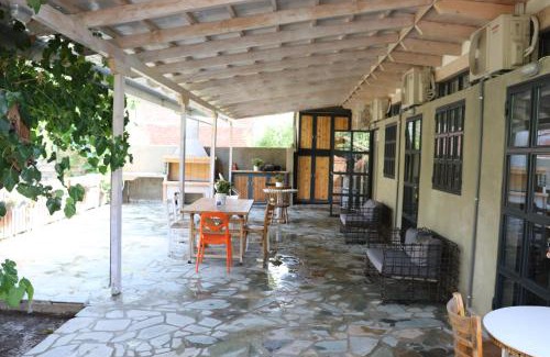 Meteora Casa | FARMAHOUSE