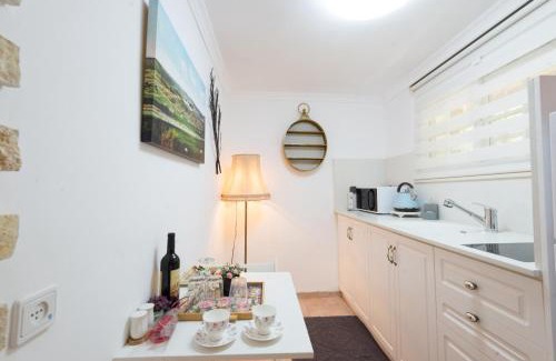 Bat Shlomo Apartamento | farmer’s suite room
