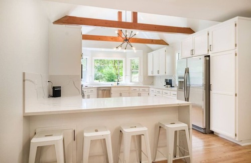 Santa Rosa Casa | Farmhouse at Sonoma Oaks. Hot Tub, Pool, Bocce!