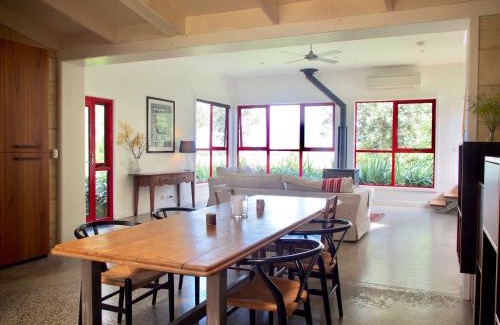 Waratah Bay Casa | Farmhouse At The Gap