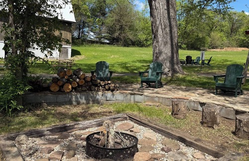 Wisconsin Dells Otro | Farmhouse & Cabin - Sleeps 30 people - Trails, Wine Lounge, Firepit, Retreat