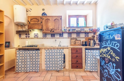 Chiusdino Otro | Casa rural 'Casa Luna' con piscina infinita de agua salada compartida, terraza privada y wifi