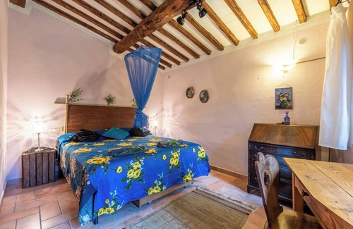 Chiusdino Otro | Casa rural 'Casa Luna' con piscina infinita de agua salada compartida, terraza privada y wifi