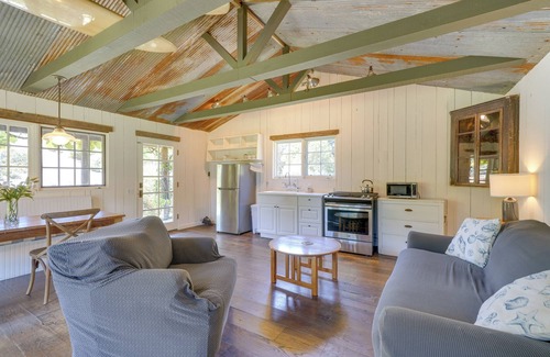 Carpinteria Cabaña | Farmhouse-Chic Carpinteria Cottage w/ Pool Access