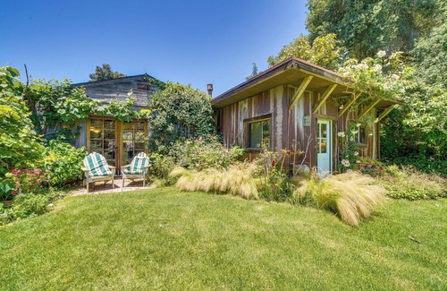 Carpinteria Cabaña | Farmhouse-Chic Carpinteria Cottage w/ Pool Access