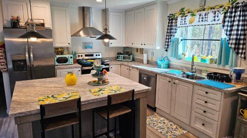 South Carolina Lakes & Blackwater Rivers Casa | Farmhouse Chic, StayCation Retreat