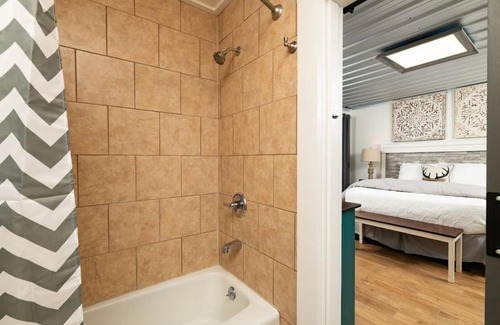 Gatlinburg Casa | Farmhouse Cottage 6 Close to Downtown
