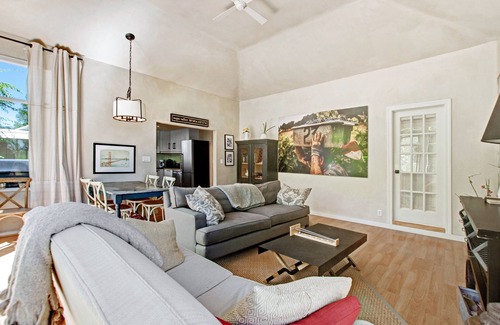 St. Helena Cabaña | Farmhouse Cottage on the Valley Floor