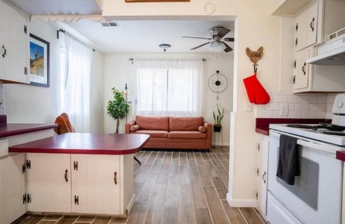 Avondale Cabaña | Farmhouse Escape w/Mountain Views