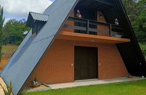 Benjamin Constant Chalet De Esquí | Farmhouse. Fully equipped chalet with outdoor pool.