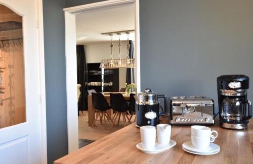 Sint Maartensvlotbrug Casa | Farmhouse in North Holland near Beaches