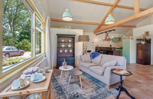 Hoogzand Casa | Farmhouse in Eastermar near De Leijen River