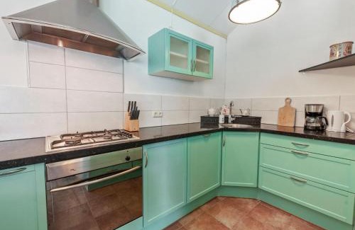 Hoogzand Casa | Farmhouse in Eastermar near De Leijen River