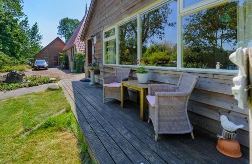 Hoogzand Casa | Farmhouse in Eastermar near De Leijen River