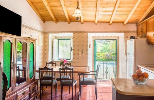 Montemor-o-Novo Casa | Farmhouse in Montemor near Forest and Lake