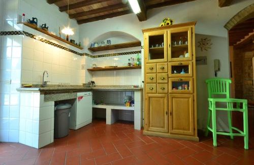 Chianni Casa | Farmhouse in Pisan Hills with Pool