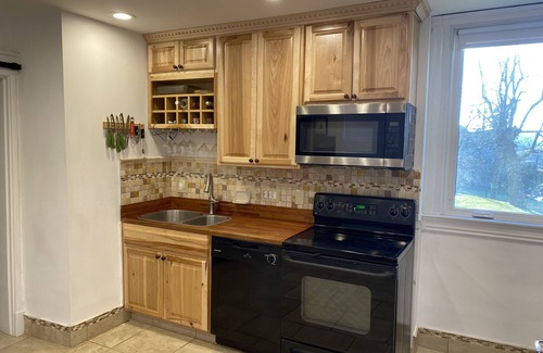 Newport Otro | Farmhouse in the City!