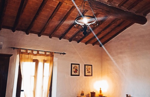 Sovicille Otro | Farmhouse in the hills of Siena, exclusive use with pool, large garden, A/C, 8p