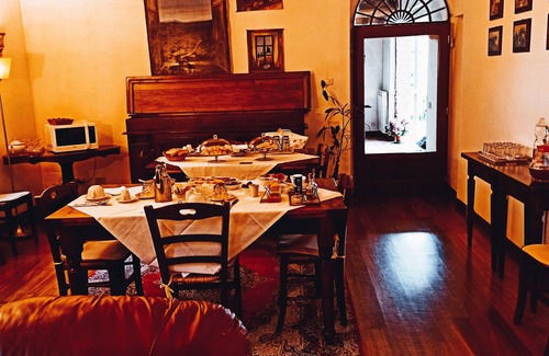 Sovicille Otro | Farmhouse in the hills of Siena, exclusive use with pool, large garden, A/C, 8p