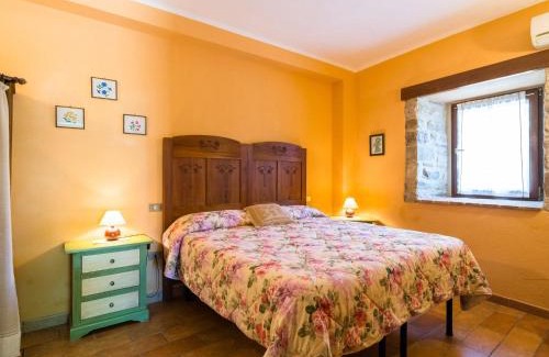 Monteluiano Casa | Farmhouse in Umbria with Pool