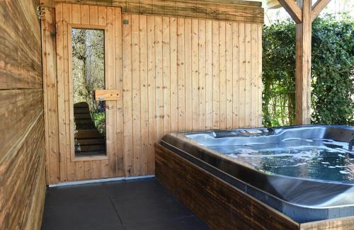 Portengen Casa | Farmhouse, Jacuzzi, Sauna, BBQ grill & Garden, Sleeps 24